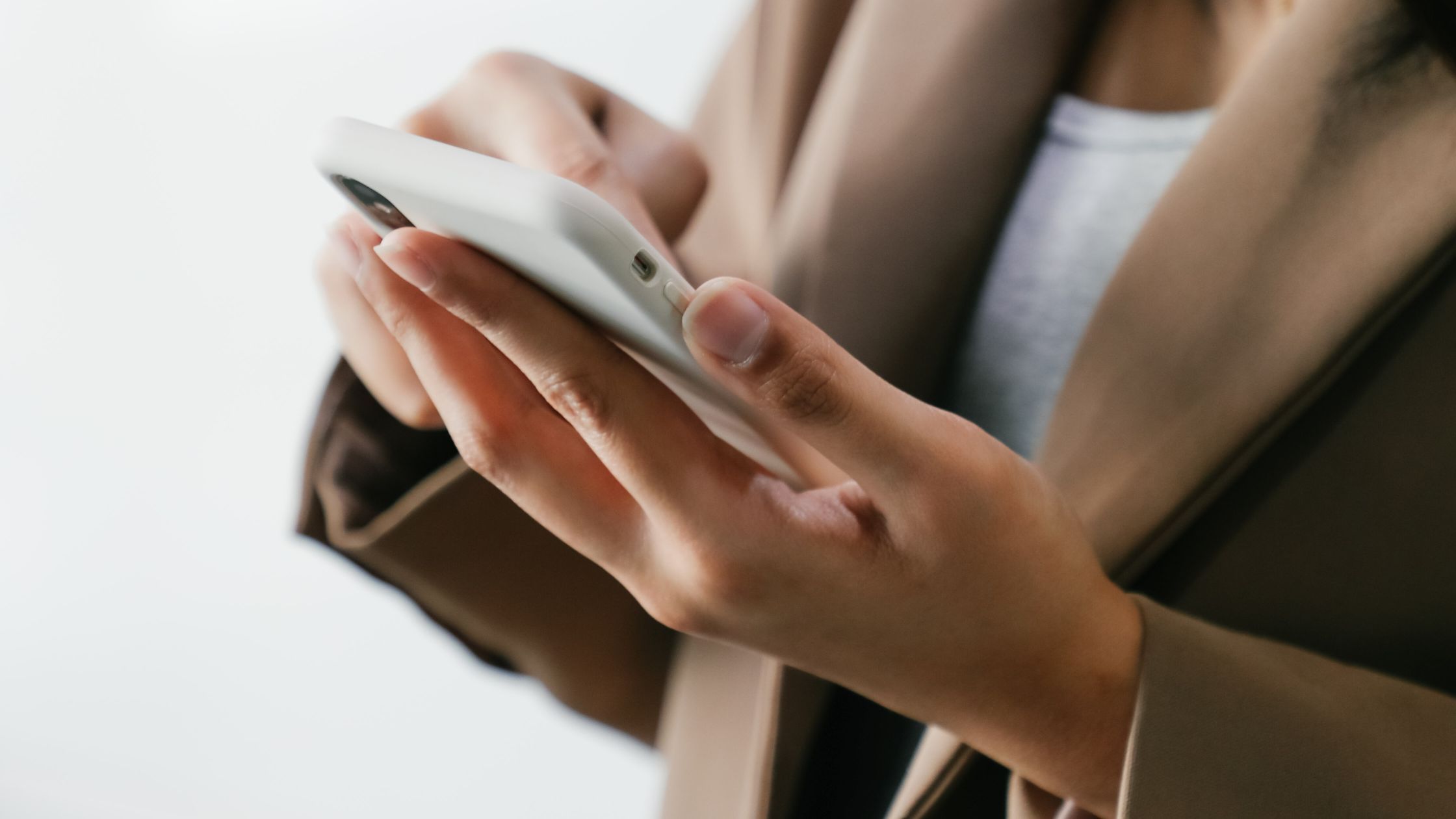 Can a Police Officer seize your mobile phone, and do you have to provide your PIN or Password?